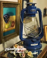  1 فانوس كلاسيك يضيء على الكاز