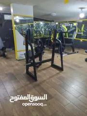  2 نادي رياضي كامل متكامل جميع مستلزمات الاعبين ، من اجهزة واثقال ودمبلز ومواكن