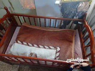  2 سرير اطفال بحالة ممتازة وبسعر مميز السعر غير صحيح
