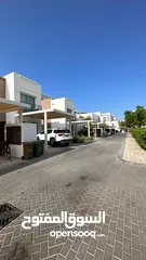  5 Townhouse 4 bedroom located in Al Mouj