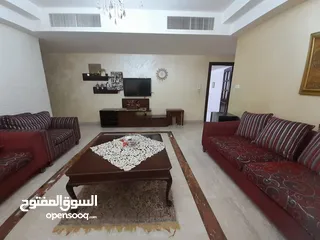  6 شقة طابقيه ( معلقه مستوى الشارع ) فارغة في دير غبار للبيع  ref : 14182