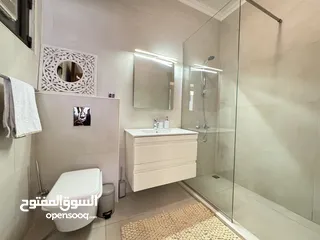  28 شقة مفروشة للإيجار 200م2 ( Property 40418 )-175089930