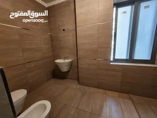  11 شقة فارغة للبيع في منطقة الدوار الرابع ( عدد 2 ) ref : 14339