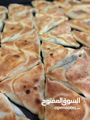  12 مطعم معجنات للبيع يعمل منذ 1995لغايه الان بشكل ممتاز  موقع ممتاز وله زبائن تبحث عن الجوده والطعم