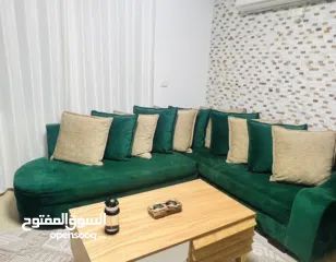  2 طقم زاويه تفصيل محلي شبه جديد غبره فش عليه معاه 11 محده كبار قياس 6 متر 3*2 مريح جدا وخشب ثقيل