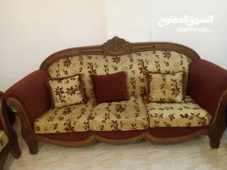  2 كنب ضيوف تفصيل خشب زان مستعمل بحالة شبه جديدة خامة ممتازة وتصميم فخم - مريح وألوان جميلة  - لا يفوتك