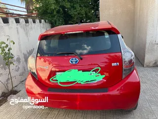  2 بريوس سي 2013 للبيع