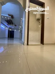  23 شقه بمدخل مستقل فاخره ومميزه  طابق ارضي مجمع عمان جديد