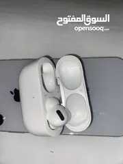  2 Air pods 2 pro للبيع بحالة الوكالة