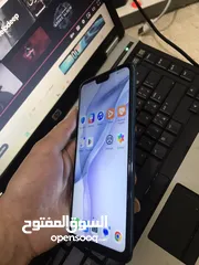  4 جهاز هواوي y9 2019 بحالة الوكالة استعمال بسيط .. كما هو موضح بالصور معاه شاحن وسماعات