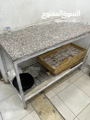  2 عدة محل بيتزا ومعجنات للبيع بحالة ممتازة