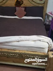  9 غرقه نوم ملكي شبه جديد  تتكون من تسع قطع مصري