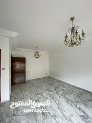  3 شقة مجددة بالكامل - الرابية - 3نوم1ماستر - بإطلالــــه مميزة - قرب الخدمات العامة