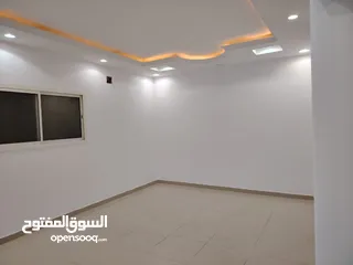  1 فيلا روف للايجار بتبوك