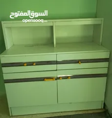 1 غرفة نوم تخت وخزانه وتوابع