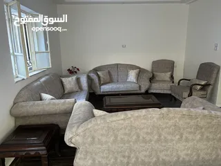  2 كنب لون رمادي فاتح