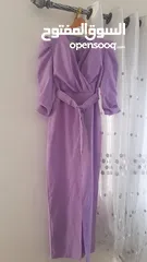  2 فساتين للبيع لبسه واحده بحاله جيده جداً