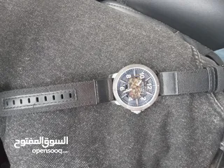  1 ساعة Kenneth Cole  بحالة ممتازة اصلي ممتازة ممتازة ممتازة