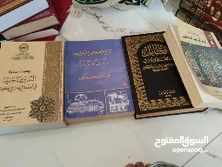  16 للبيع كتب الدينية والتاريخية ومجلات ثقافية ودينية وادبية  ب 130 فقط