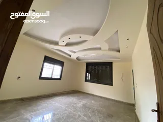  6 شقق طابقيه في المزار الجنوبي