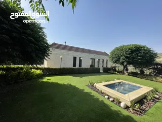  1 مزرعة و شاليه مميزة للبيع في منطقة الكمشة - الزرقاء