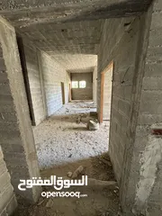  7 ورشة مكونة من طابقين مع ارض للبيع