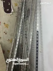  2 رفوف خشب وستاندات