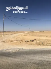  6 في قرية القنيطرة على الشارع المعبد مباشرة كهرباء على امتداد الشارع / مشروع مميز من المالك مباشرة