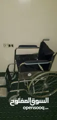  4 متوفر كرسي لكبار السن وذوي الاحتياجات الخاصة