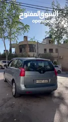  8 سيارة بيجو 5008