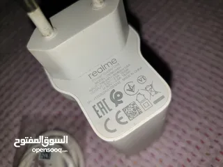  2 شاحن ريلمى 10or18W اصلى الوصله العاديه ومعاه كونفيرت بيحولها ل type c