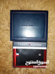  25 محفظة وحافظة نقود رجالي TOMMY HILFIGER جلد اصلي طبيعي 100 ٪ مع محفظة بطاقات صغيرة تومي هيلفغير.