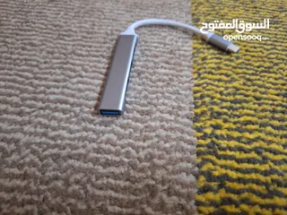  1 واحد في 4 منافذ متوفر  Type C And USB