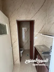  24 مكاتب للايجار بمساحات مختلفة