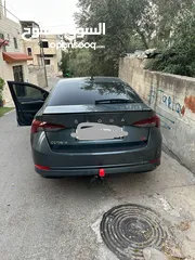  2 سكودا. فلللللل بدون. فتحه. بصمه ليد. جلد هوك. أناره. داخليه. بسعرررر. حرق حرق.