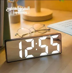  1 ساعة رقمية LED أنيقة مع منبه