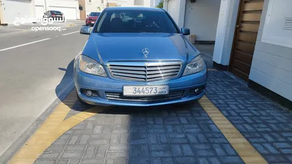  4 Mercedes c200 2011  ( perfect condition In and out )