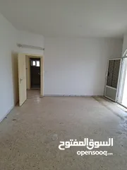  3 شقة عائليه  للايجار