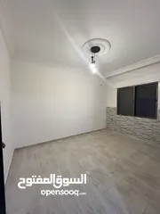  12 عماره تتكون من 8 شقق فاخره للبيع