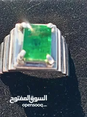  16 خاتم فضه  رجالي عيار 925 صياغه يدويه  بحجر الزمرد الكولومبي الطبيعي عالي الجوده جدا غير معالج