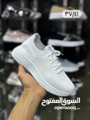  12 أحذية بسعر العرض