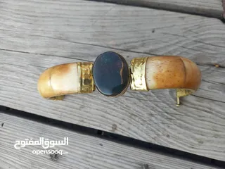  8 سواره نسائي. نحاس وحجر عقيق