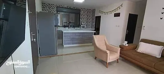  1 شقة للإيجار قلب عين منجد