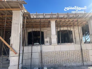  18 فيلا عظم 560م على قطعة أرض 1035متر على شارع البترا للبيع