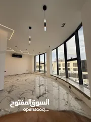 10 مشغل مشاغل / مكاتب فخمه للايجار مساحه 170متر  قرب دوار الدبابه صناعي تجاري
