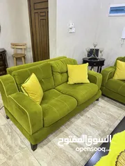  3 طقم كنب وطاولة سفرة للبيع