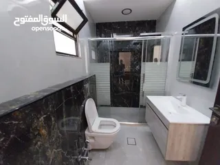  5 شقة غير مفروشة للإيجار ( Property 38818 ) سنوي فقط