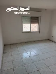  11 بيت للبيع بسعر طري