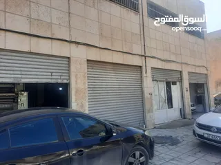  2 محلات صناعات خفيفة بابين بالإضافة لطابق ثاني كهرباء  3 فاز