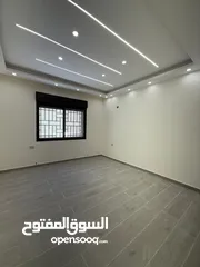  17 شقة شبه ارضي مع ترسات سوبر ديلوكس باجمل مناطق الجبيهة